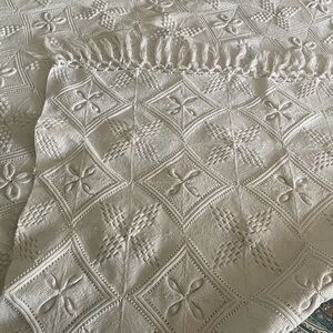 Textured off white Cotton Throw Blanket with Fringe - Classic Neutral Bedding